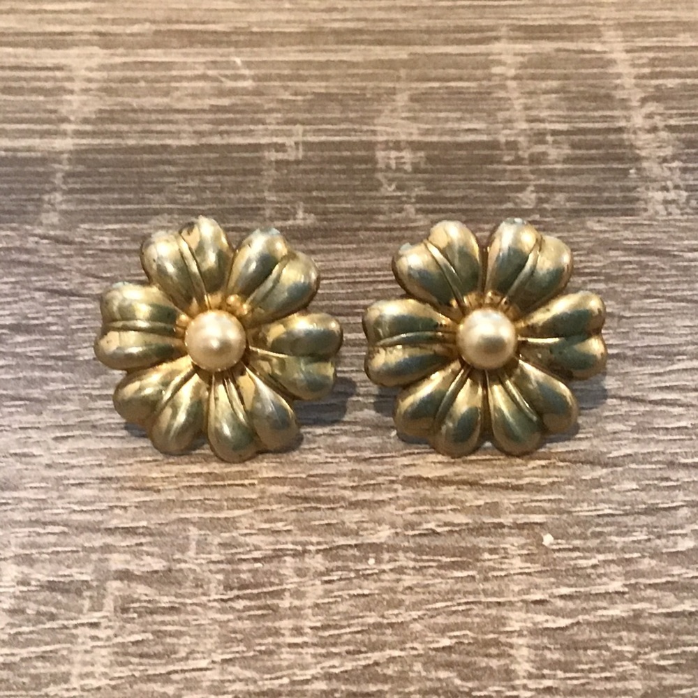 Vintage Sterling Silver Gold Tone Faux Pearl Flower Screw Back Earrings 15/16" L